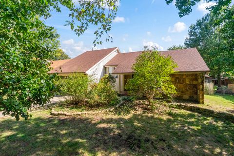 Photo of 3900 S Crystal Place, Springfield, MO 65807 (MLS # 60307210)