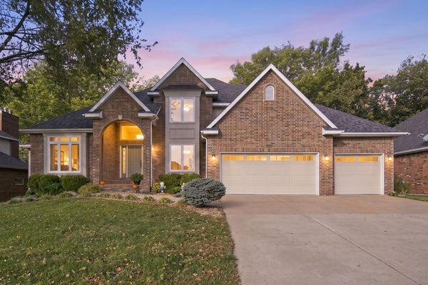 2113 S PIN OAK DR, SPRINGFIELD, MO 65809 - Image 2b1ffa0692ae45b0ab936492237f7fea/1149968820