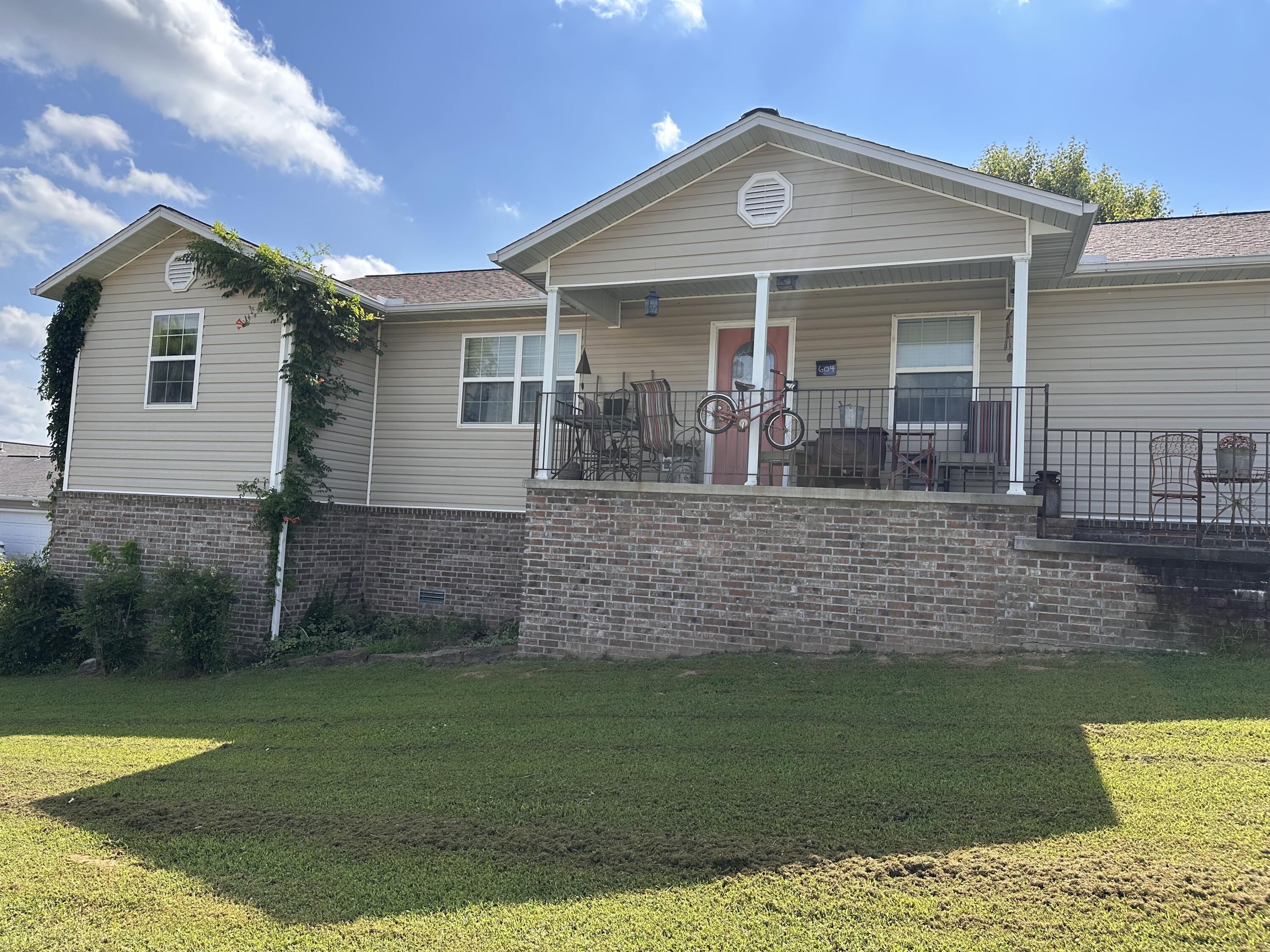 Photo 1 of 46 — 604 Paradise Heights Drive, Berryville, AR 72616