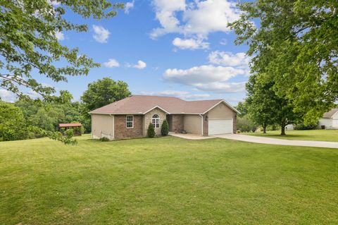 Photo of 395 Bear Ridge, Highlandville, MO 65669 (MLS # 60323958)