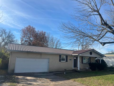 Photo of 512 E Lindon Street, Bolivar, MO 65613 (MLS # 60310813)