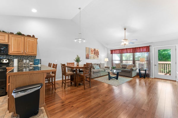 144 OAK LN # 144, REEDS SPRING, MO 65737 - Image 2e8f6dad10f1df02455f023a18b91d1d/2832481292