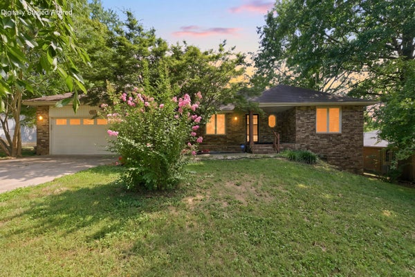 3808 W KINGSLEY ST, SPRINGFIELD, MO 65807 - Image 2eb036ec1e8b8e462e5306aa8f523446/3079072022