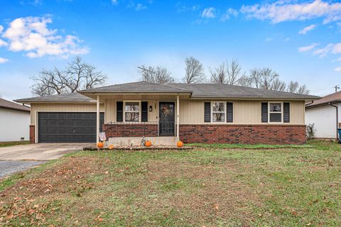 Photo of 404 E Elm Street, Nixa, MO 65714 (MLS # 60310774)