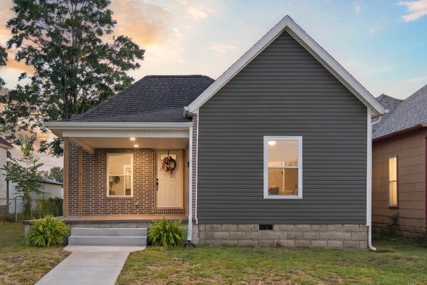108 W PLEASANT ST, AURORA, MO 65605 - Image 2ee6321159ce67edcef153fa88685cfc/483074712