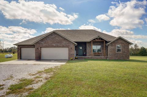 Photo of 352 Maria Road, Clever, MO 65631 (MLS # 60307544)