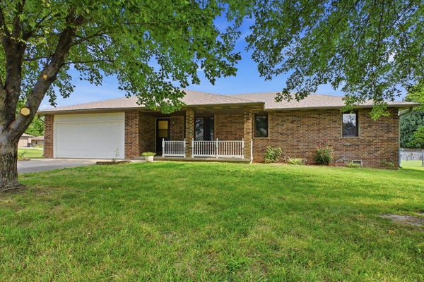 2405 W COLLEGE DR, BOLIVAR, MO 65613 - Image 337cbb0decae9e76472e5ff46cf8a8b4/300319588