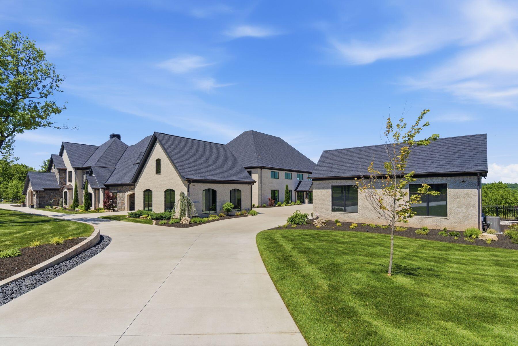 300 Ridgecrest Drive