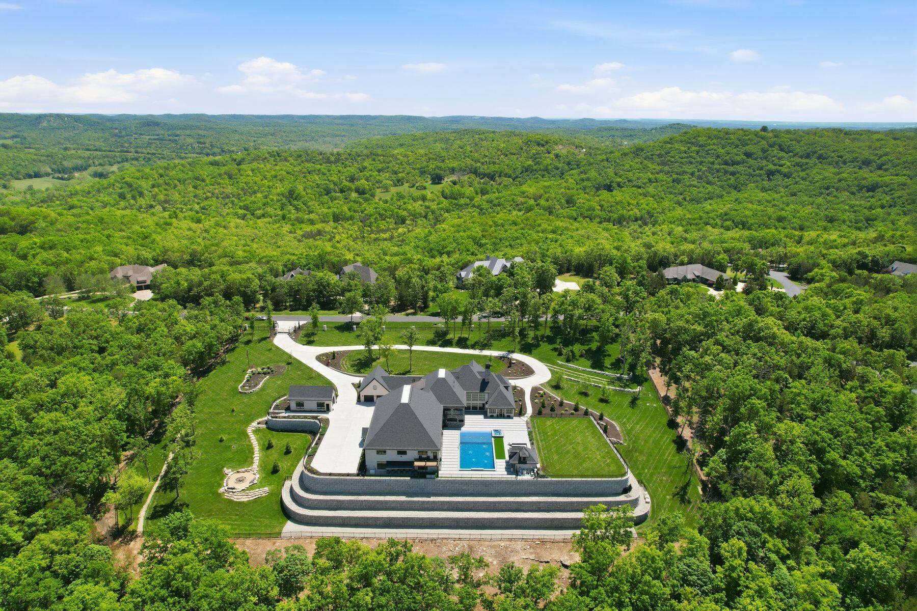 300 Ridgecrest Drive