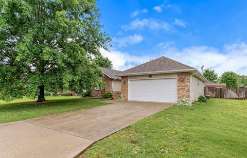 Photo of 735 N White Rock Avenue, Republic, MO 65738 (MLS # 60324387)