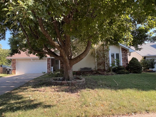 1327 W RIVERSIDE ST, SPRINGFIELD, MO 65807 - Image 345c9c5a27618ad39cc869a4543cd39b/515820900