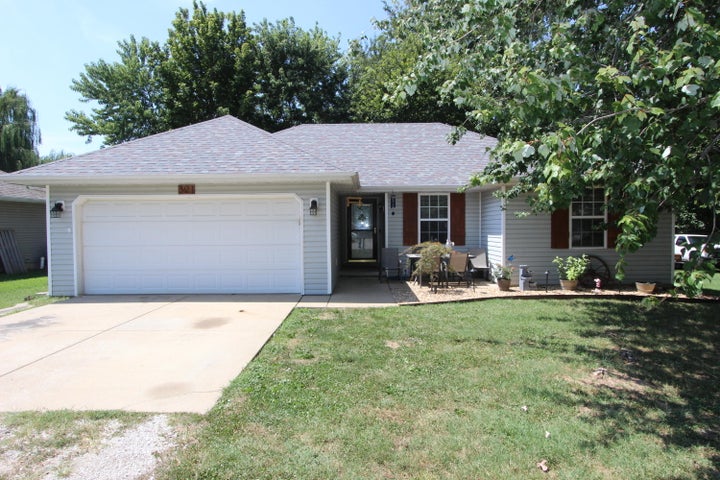 Photo 1 of 17 — 321 Shark Circle, Sparta, MO 65753