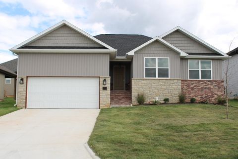 Photo of 1102 S Swift, Ozark, MO 65721 (MLS # 60307290)