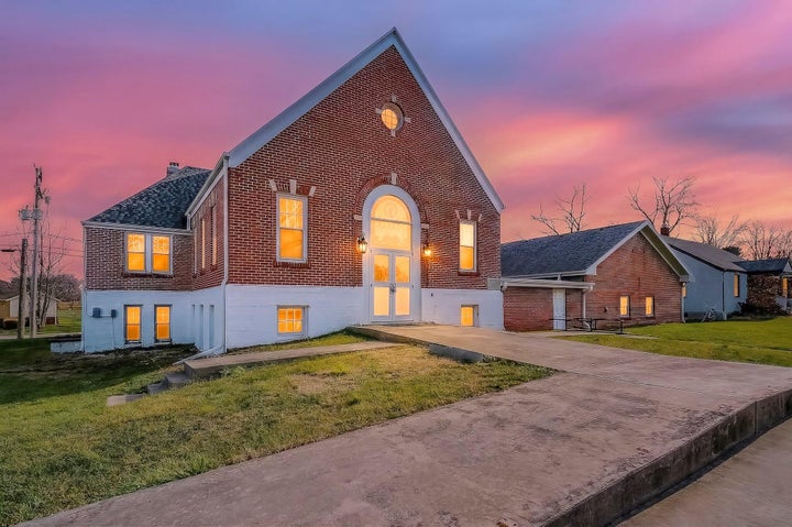 Photo 1 of 38 — 206 N Main Street, Rogersville, MO 65742