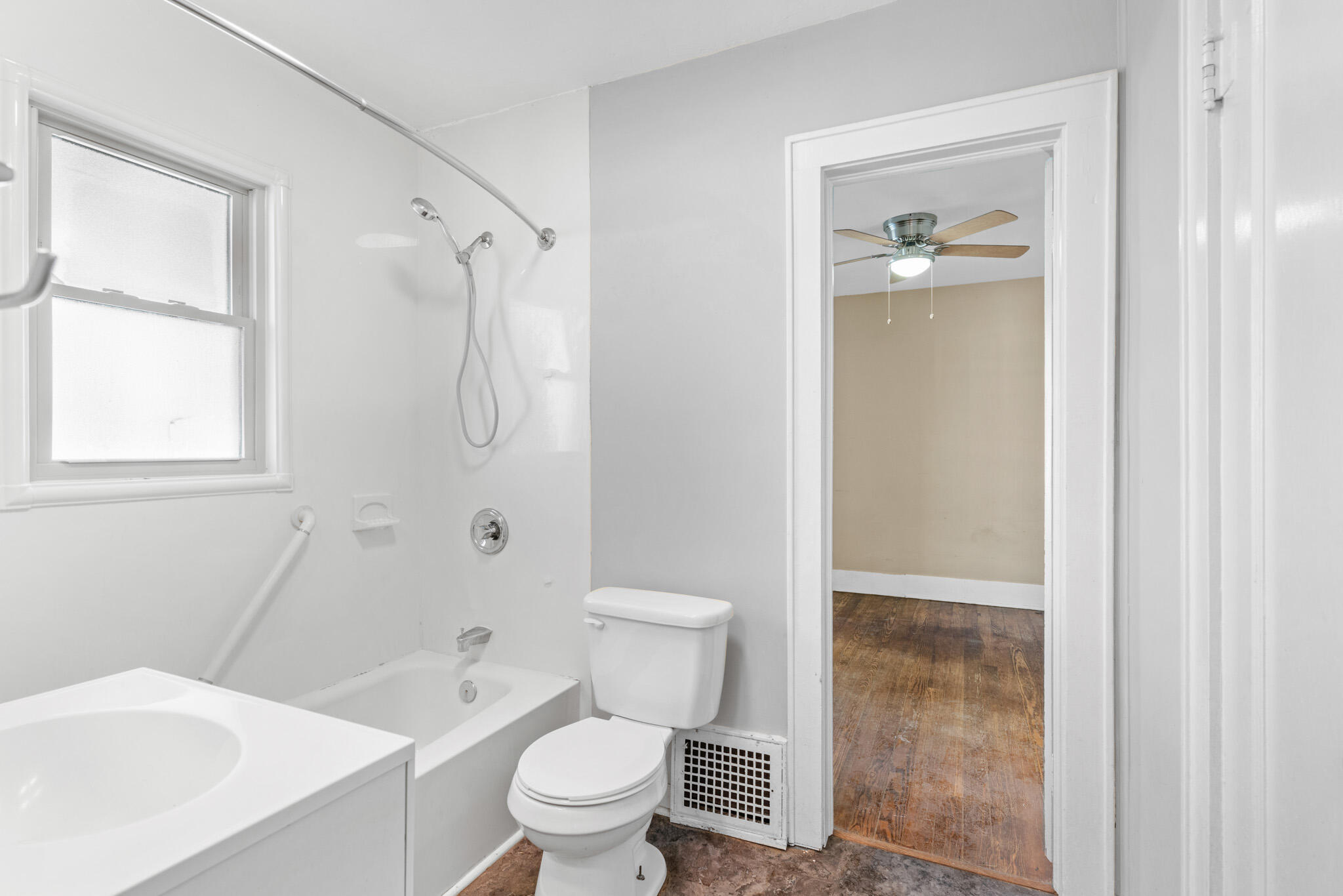 Ollis Brothers Woodland Hts - Residential
