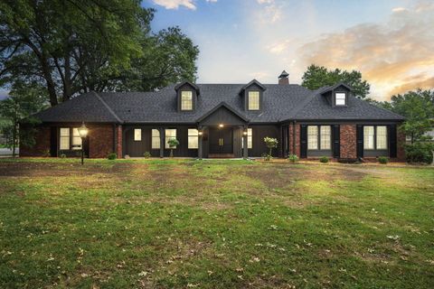 Photo of 2348 S Cedarbrook Avenue, Springfield, MO 65804 (MLS # 60307581)