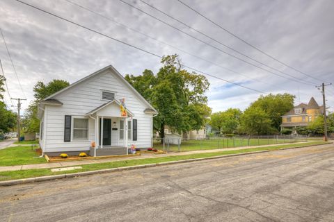 Photo of 814 W 11th Street, Joplin, MO 64801 (MLS # 60307756)