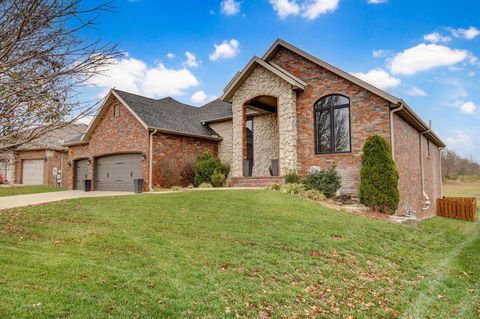 Photo of 1630 N Waterstone Avenue, Springfield, MO 65802 (MLS # 60310611)