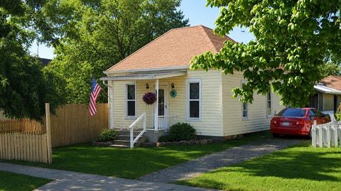 Photo of 510 E Scott Street, Monett, MO 65708 (MLS # 60323753)