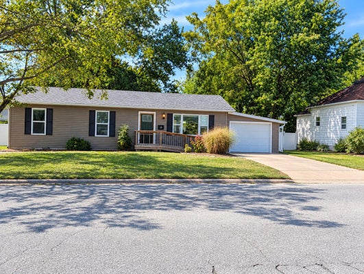 119 N OAKLAND AVE, BOLIVAR, MO 65613 - Image 39eb97e4a7bc67f2953b2afedc9270b8/3741358451
