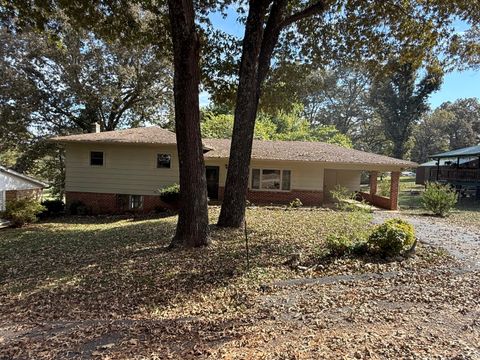 Photo of 34 Peggy Avenue, Mammoth Spring, AR 72554 (MLS # 60307182)