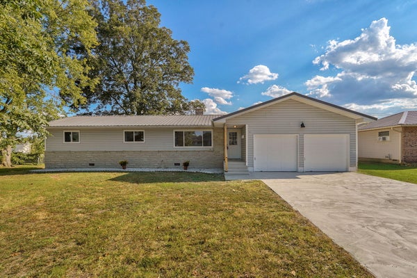 316 W CHARLES ST, REPUBLIC, MO 65738 - Image 3d29b17dc9e1899c1d92c76a23fd16ce/2139684398