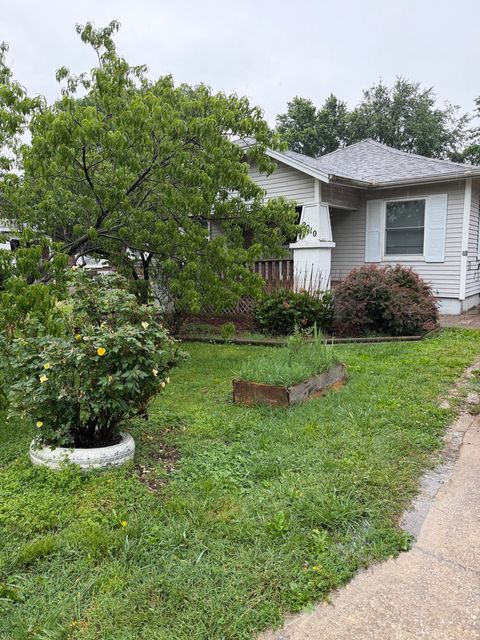 Photo of 2010 E Cairo Street, Springfield, MO 65802 (MLS # 60324090)