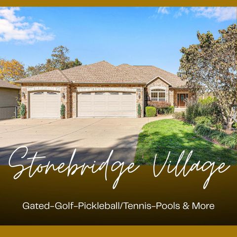 Photo of 860 Silvercliff Way, Branson West, MO 65737 (MLS # 60311738)