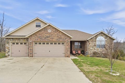 Photo of 479 Southview Drive, Branson, MO 65616 (MLS # 60323944)