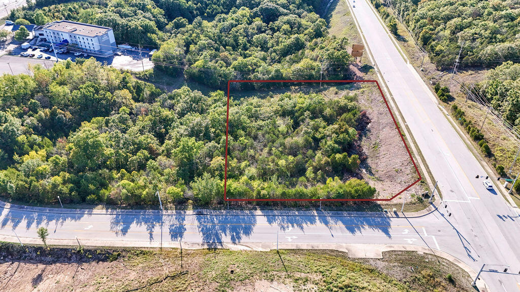 000 Shepherd Of The Hills Expressway
