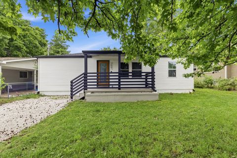 Photo of 2661 E Division Street, Springfield, MO 65803 (MLS # 60324311)