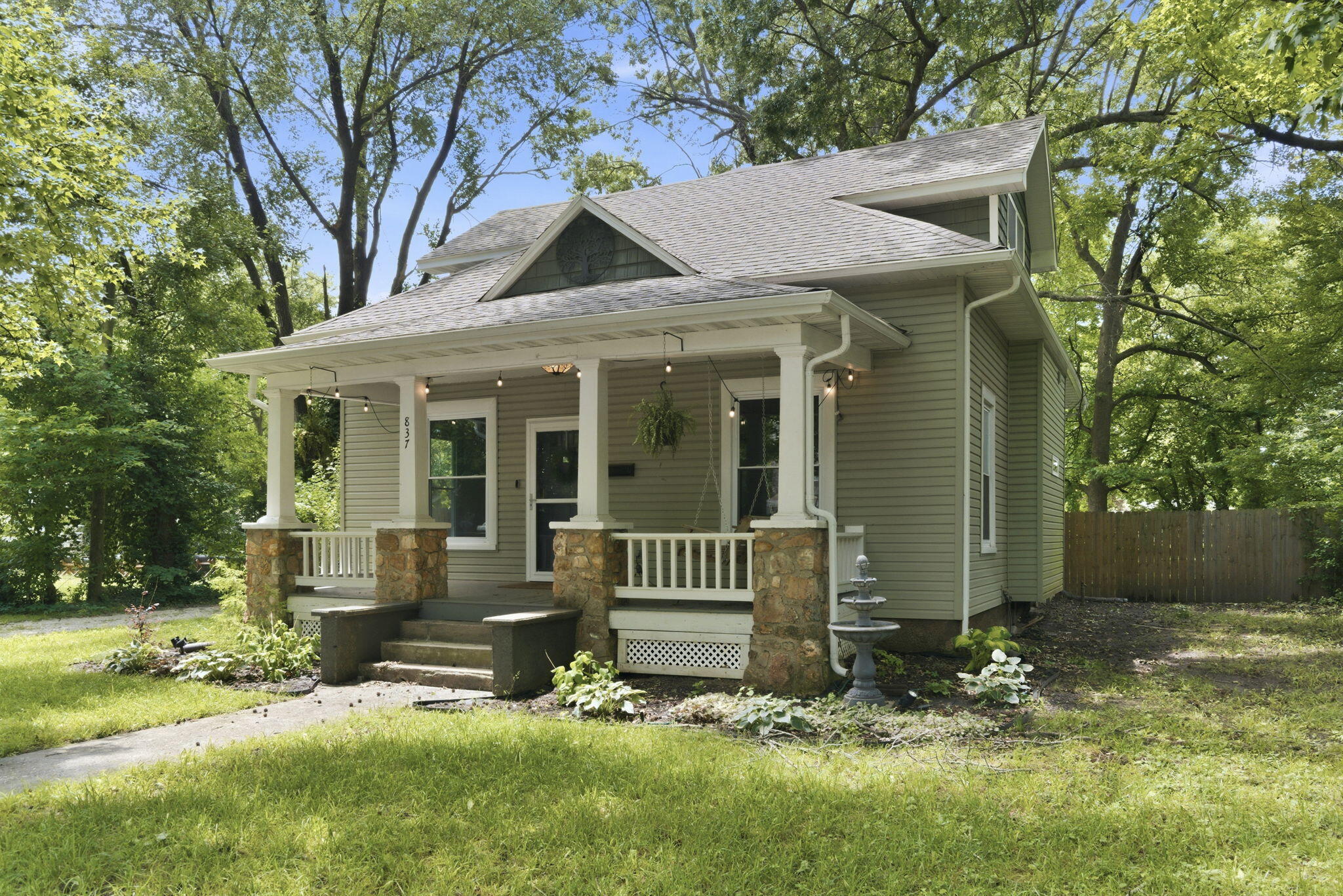 Photo 1 of 40 — 837 S Kentwood Avenue, Springfield, MO 65802