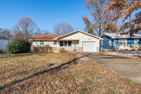 Photo of 817 W Talmage Street, Springfield, MO 65803 (MLS # 60311183)