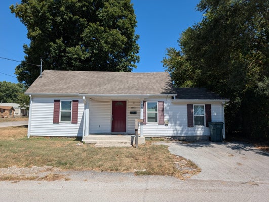 1001 E CHESTNUT ST, BOLIVAR, MO 65613 - Image 42e7966ef9eb35a51351c6154444cacd/2411243387