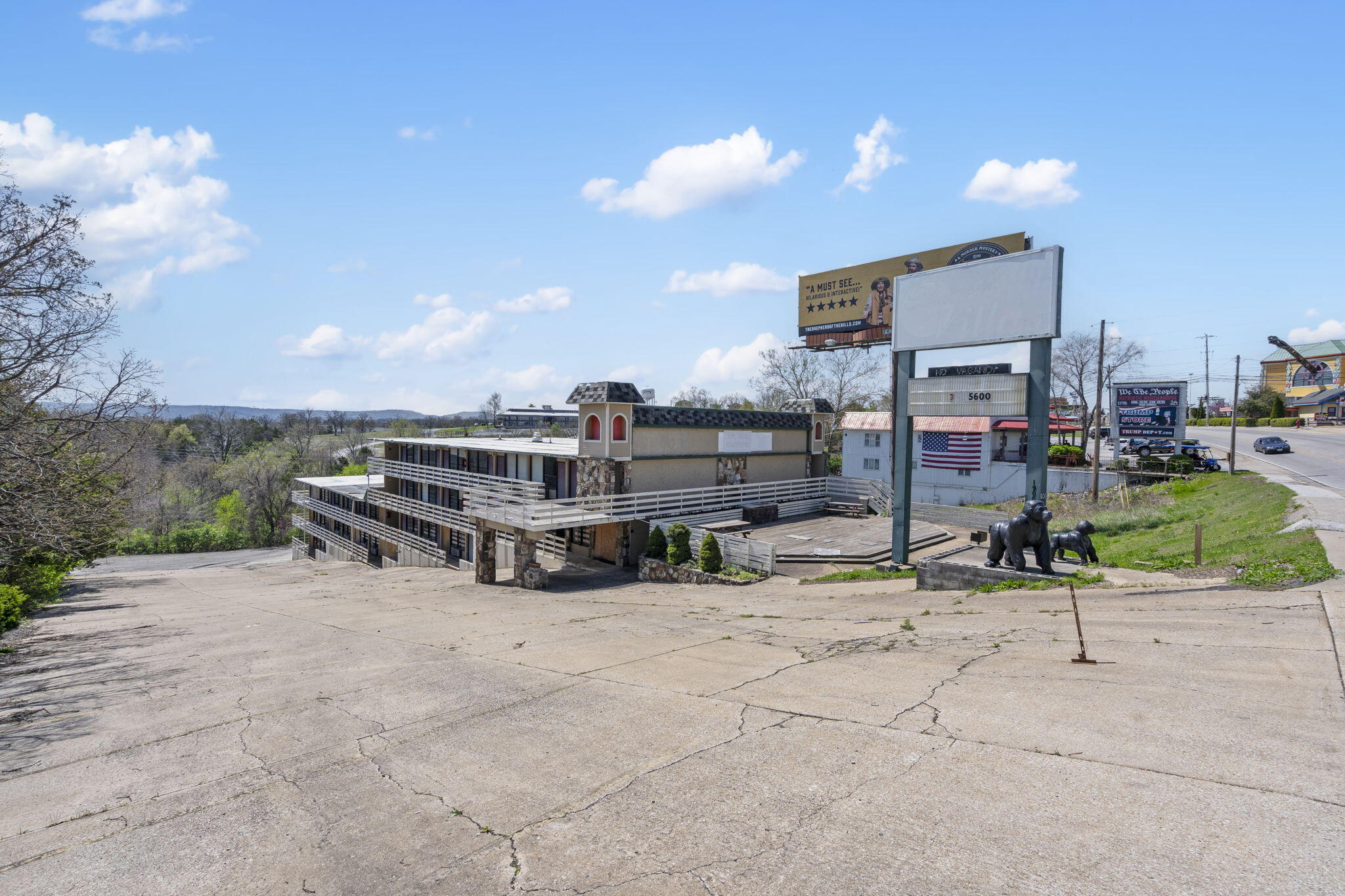 Incredible opportunity to invest in Branson, Missouri!  This building is located on the Famous Branson Strip and offers loads of visibility and traffic.  Formerly operated as a 71 unit hotel, this building could be refurbished for a hospitality business or repurposed for a different business.  This location is within walking distance of many of the Branson attractions and shows and just a few minutes' drive from Silver Dollar City and Table Rock Lake.  With over 10 million tourist visits per year, Branson continues to be one of the most popular destinations in the Midwest offering you incredible potential for a customer base.