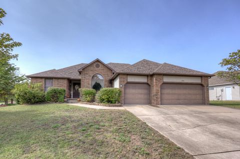 Photo of 1302 Whispering Oaks Drive, Joplin, MO 64804 (MLS # 60307236)