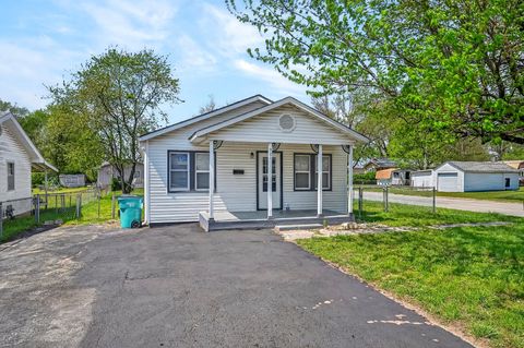Photo of 901 S West Avenue, Springfield, MO 65802 (MLS # 60324226)