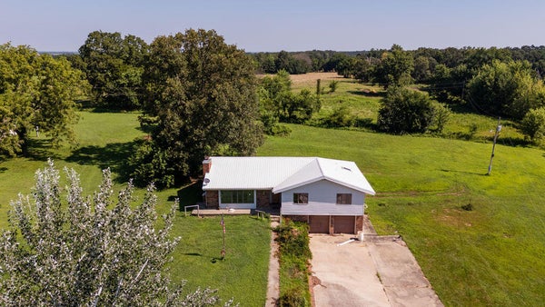 525 E HIGHWAY C, JERICO SPRINGS, MO 64756 - Image 49ae78c4da3f9a5f731ea1b30076d787/593055439
