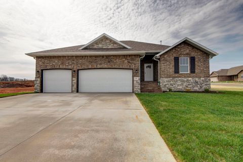 Photo of 884 E Virginia Lane Lot 167 #Lot 167, Nixa, MO 65714 (MLS # 60311763)
