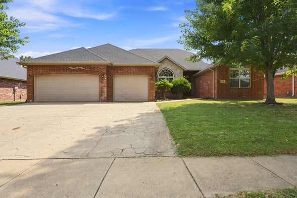 478 E SEQUOIA ST, REPUBLIC, MO 65738 - Image 4c2bb0fb3b9b200ed223519535a24e47/1062903099
