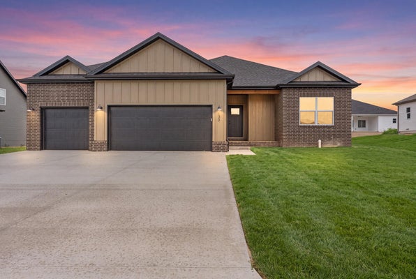 212 E CHLOE LN, REPUBLIC, MO 65738 - Image 4cc7627a85a1bbf5edf002f3675d93b1/1012469589
