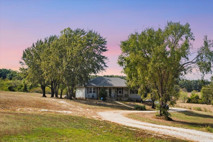 Photo 1 of 38 — 4273 Highway P, Halfway, MO 65663