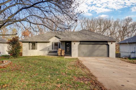 Photo of 5754 S Honeysuckle Lane, Battlefield, MO 65619 (MLS # 60310750)