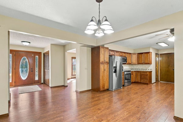 2527 S CAMBER AVE, SPRINGFIELD, MO 65809 - Image 5084754959e401cd9a2d04bf6f573f05/384053413