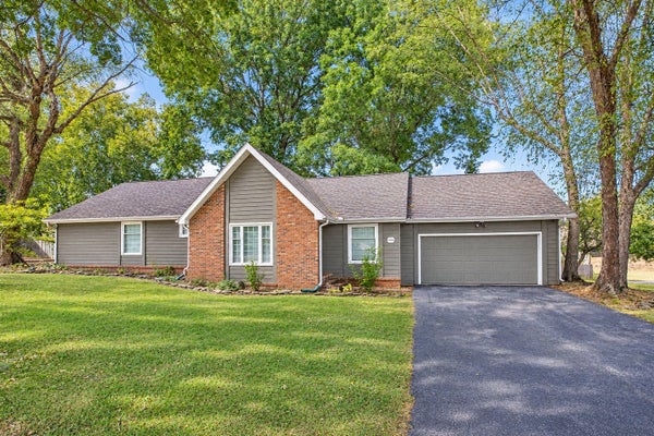 8206 OAKMONT DR, NIXA, MO 65714 - Image 520fc36980b734e7d884cf77fceedefe/3150280820