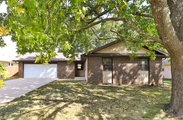 2117 NORTHWOOD ST, BOLIVAR, MO 65613 - Image 53a4bdfba563e86e98f9db6e65c62655/4232428863