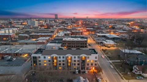 Photo of 623 W Walnut 206 #206, Springfield, MO 65806 (MLS # 60311689)