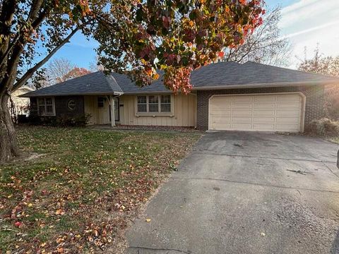 Photo of 2106 S Linden Avenue, Springfield, MO 65804 (MLS # 60310582)