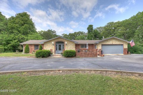 Photo of 971 S Country Club Road, Carthage, MO 64836 (MLS # 60324363)