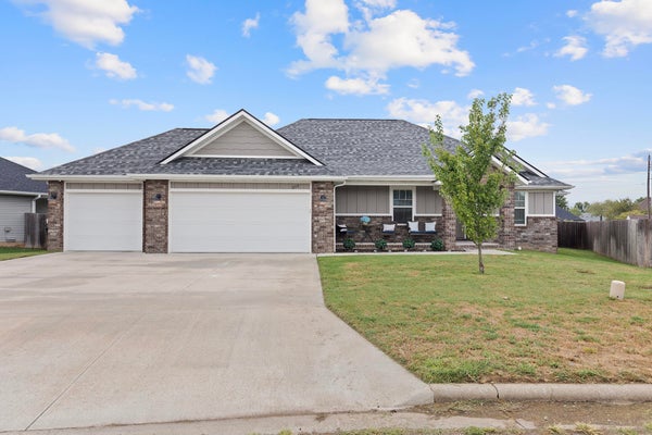 393 E LOMBARDY DR, REPUBLIC, MO 65738 - Image 56f7e6ddf0e6dea740610ae61e055dc7/1483753360
